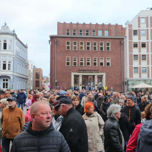 Protestkundgebung gegen den allgemeinen politischen Wahnsinn in Deutschland