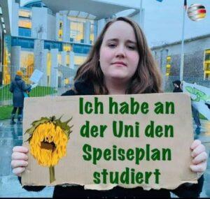 [Bild: Ricarda-Lang-hat-Speiseplan-studiert-300x285.jpg]