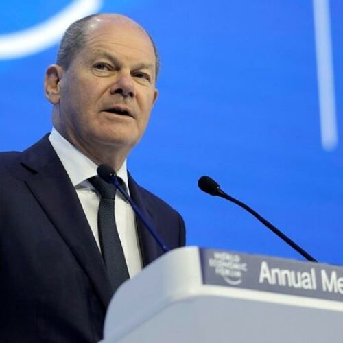 WEF in Davos: Propaganda-Scholz lügt sich die Welt schön